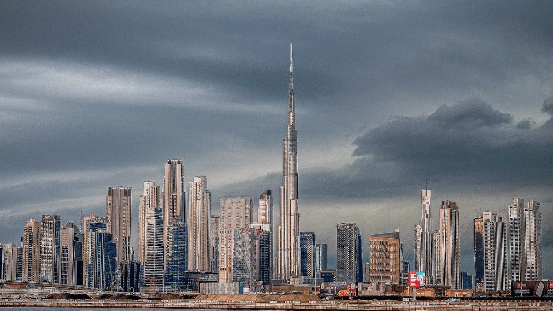 Unwetter in den VAE: Regen, Gewitter, Flugausfälle | Die Geissens Real Estate | Luxus Immobilien mit Carmen und Robert Geiss – Die Geissens in Dubai